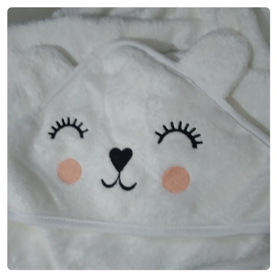 Toalla Delantal para Bebé – Suave, Absorbente y Cómoda para la Hora del Baño